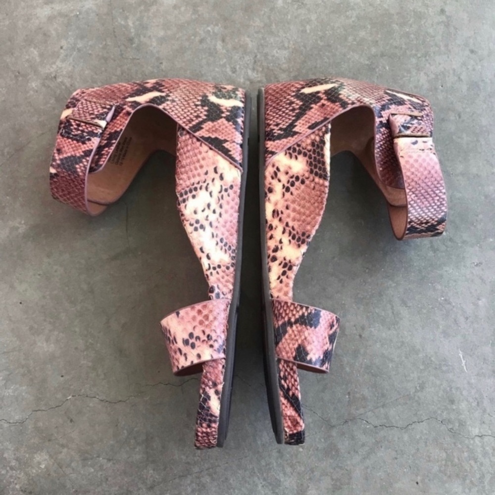 NEW Gentle Souls Leather Reptile Mauve/Black Print Wedge Sandal Size 6.5 NWOB - Picture 9 of 13